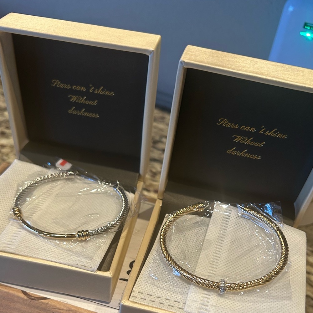 Bundle of 2 Elegant Gold and Silver Twisted Bracelets www.agelessbeauty3000.com - Picture 11 of 11